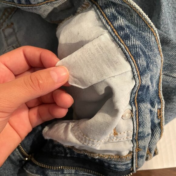 Y2K Tommy Hilfiger Jeans with Key Chain Attached - Picture 2 of 8